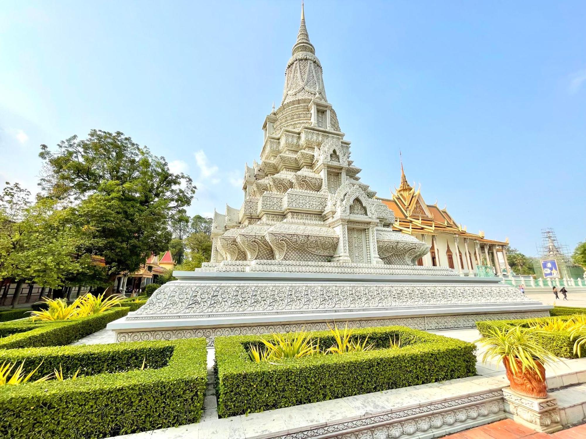 Sky Hotel Central Phnom Penh - Rooms & Apartments Luaran gambar