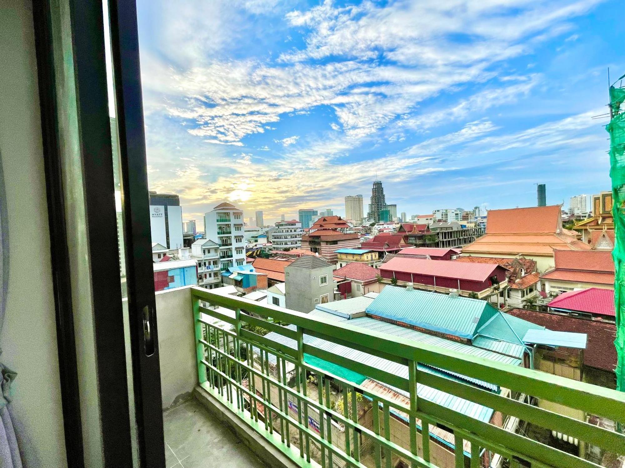 Sky Hotel Central Phnom Penh - Rooms & Apartments Luaran gambar