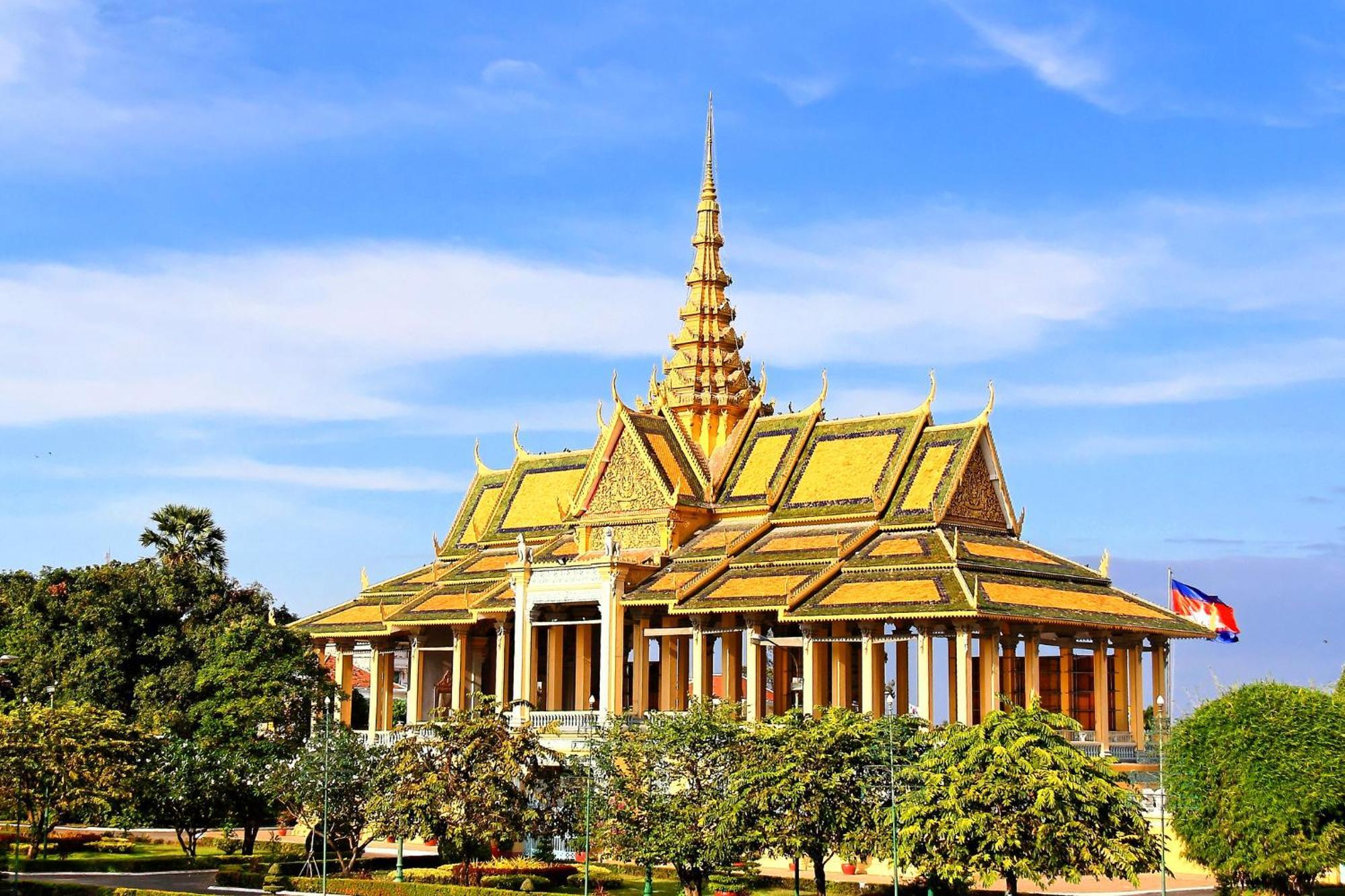 Sky Hotel Central Phnom Penh - Rooms & Apartments Luaran gambar