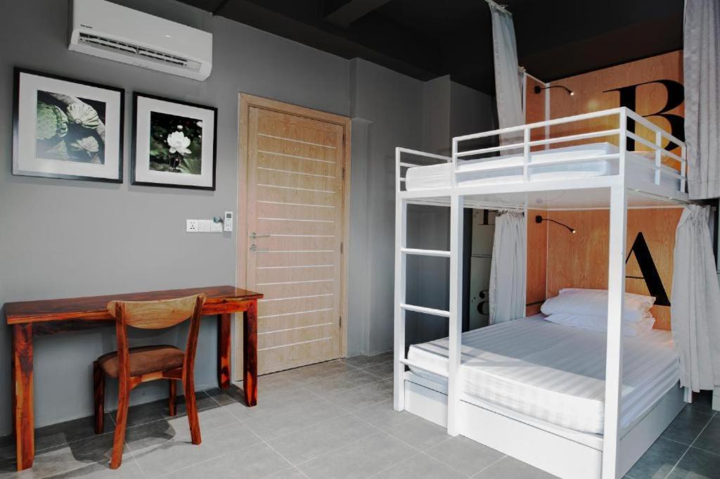 Sky Hotel Central Phnom Penh - Rooms & Apartments Bilik gambar