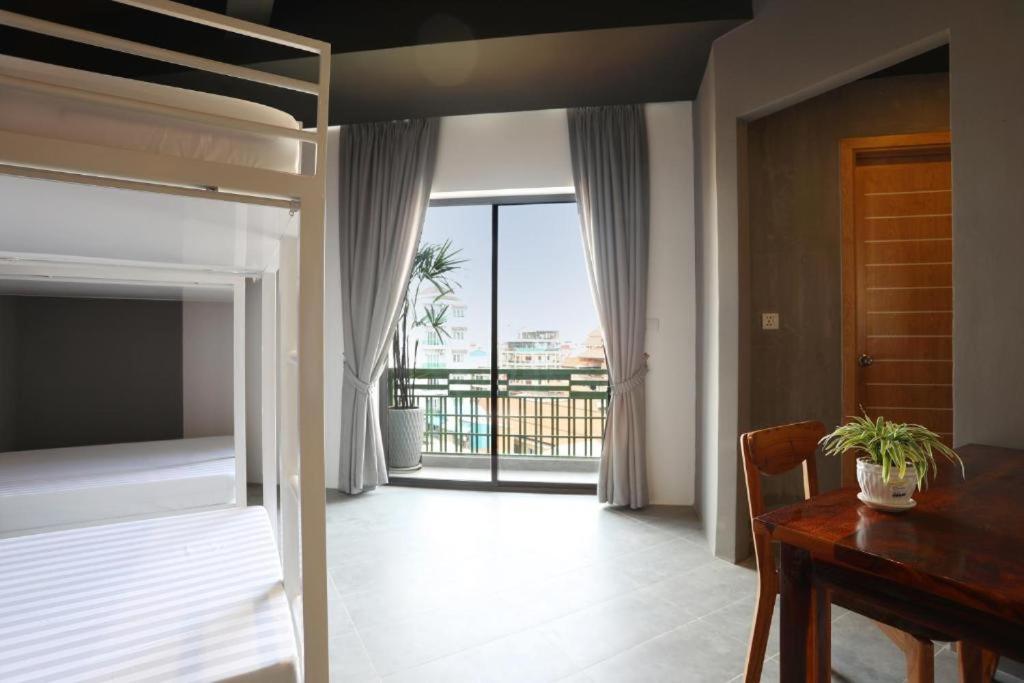 Sky Hotel Central Phnom Penh - Rooms & Apartments Luaran gambar