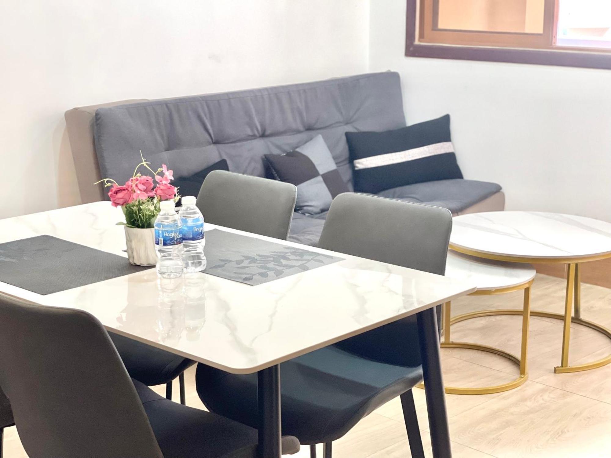Sky Hotel Central Phnom Penh - Rooms & Apartments Luaran gambar